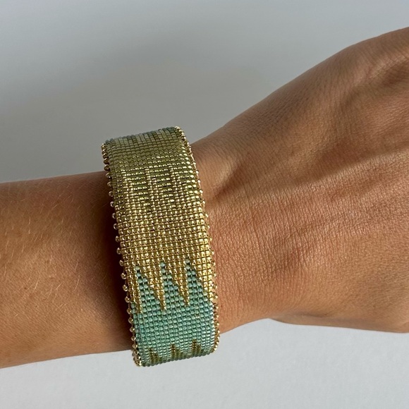NEW Hand Beaded Cuff - etkie - Lacy Large green/gold - Picture 7 of 8